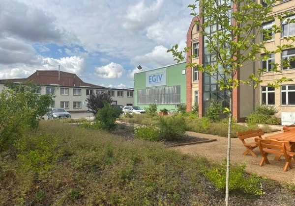 egiv-blickachse-halle-5-und-gebaeude-6